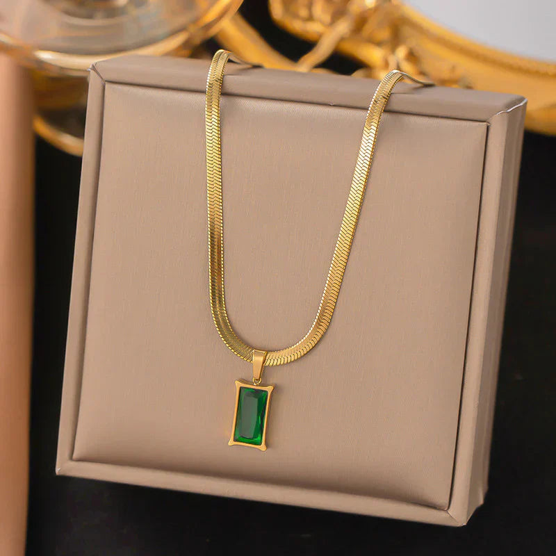 Emerald Herringbone Chain Pendant Necklace-2